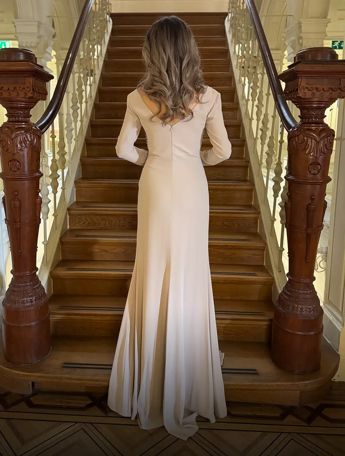 Mira Dress Beige Achter